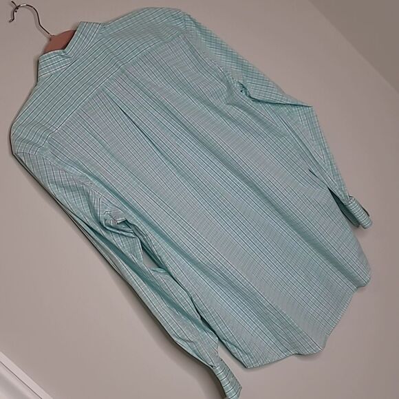Over under performance  sz S plaid button front and collared shirt - Picture 3 of 9